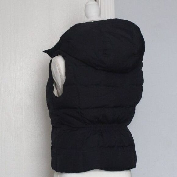 Hollister Women's Navy Sherpa Lined Hooded Down Puffer Vest - Picture 2 of 7